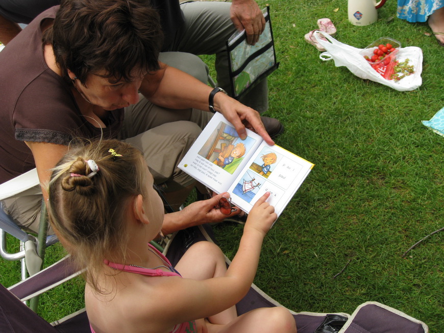 Samen lezen we een boekje