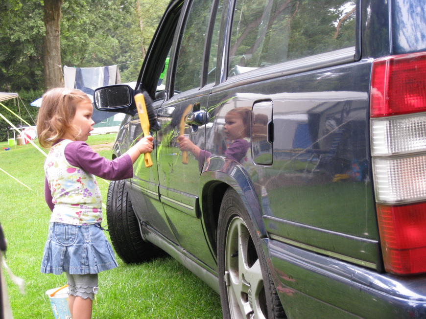 Nog even de auto schoonmaken voor we weer naar huis gaan